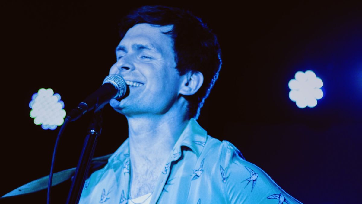Tom Speight retorna ao Brasil com show encantador em São Paulo; veja ...