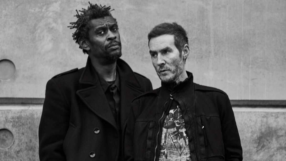 asquared様2点まとめ ORB KLF MASSIVE ATTACK Collected | Álbum de Massive Attack - LETRAS.MUS.BR